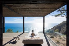Stunning Contemporary Weekend Escape on the Edge of a Cliff with Ocean Views