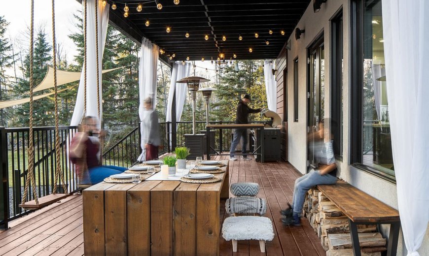 Dining on the Porch: Spend a Bit of Time Outdoors this Summer